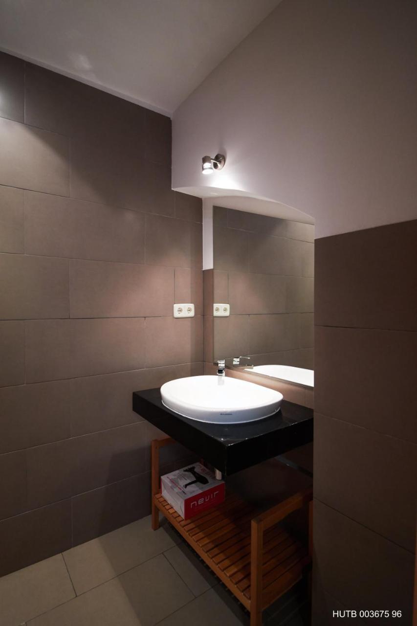 Alcam Alio Cine Apartment Барселона Екстериор снимка