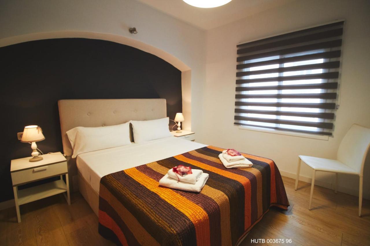 Alcam Alio Cine Apartment Барселона Екстериор снимка