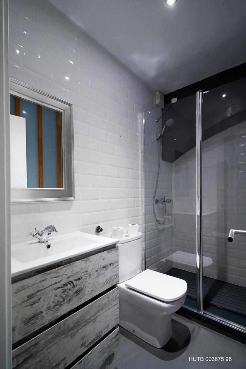 Alcam Alio Cine Apartment Барселона Екстериор снимка